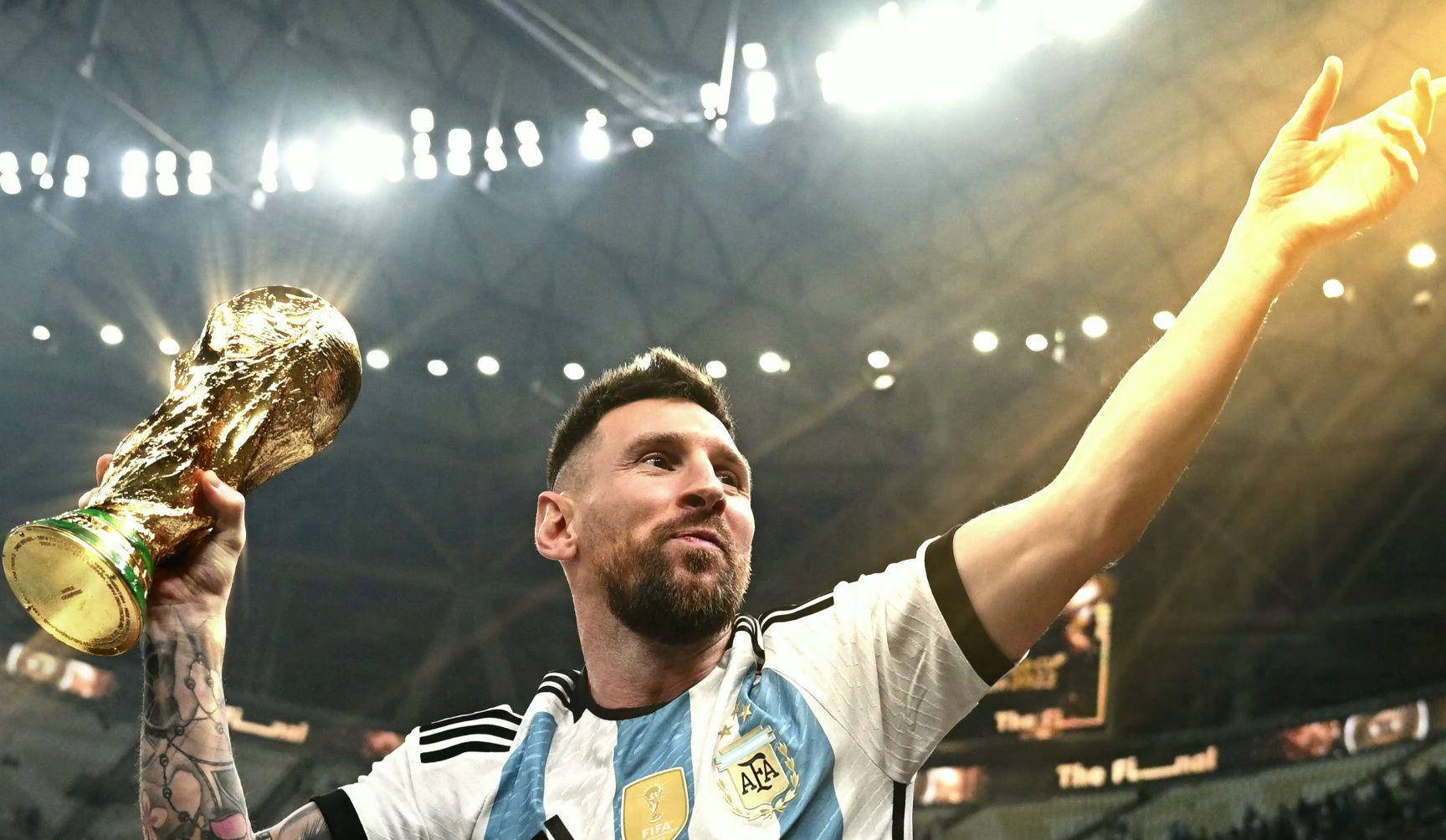 记者：热刺、曼联、拜仁等队有意扬-迪奥曼德，莱比锡要1亿欧