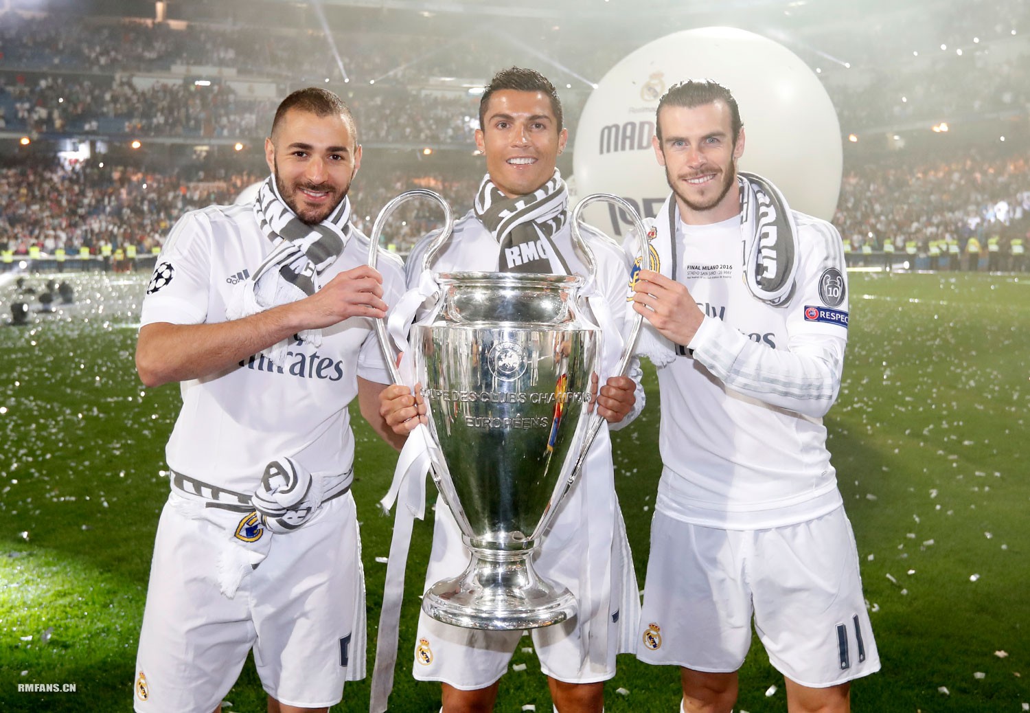 NBA-勇士轻取国王迎2连胜 库里与队友击掌