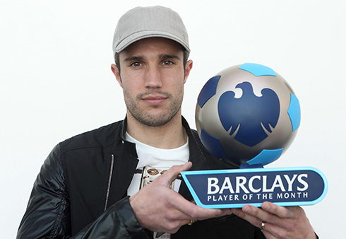 [中超]法比奥头球击中横梁 皮球反弹进入网窝